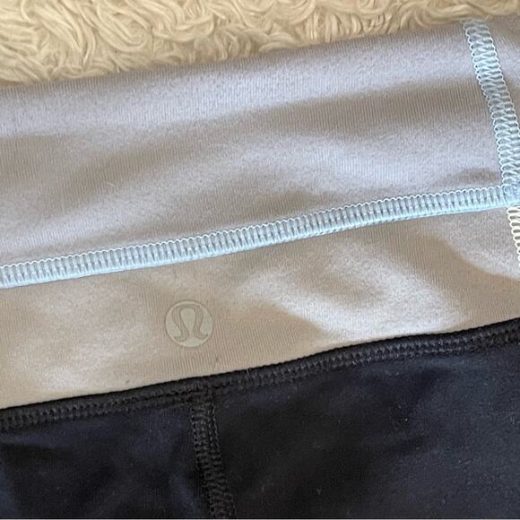 Lululemon Groove Crop Black Blue Color Block Waistband Size 4 - Picture 5 of 8
